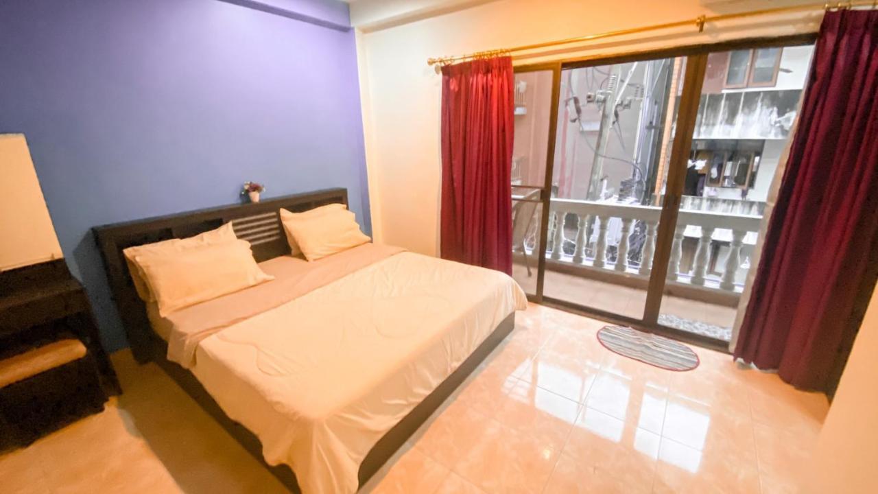 Hotel Retox Game On Pattaya Esterno foto