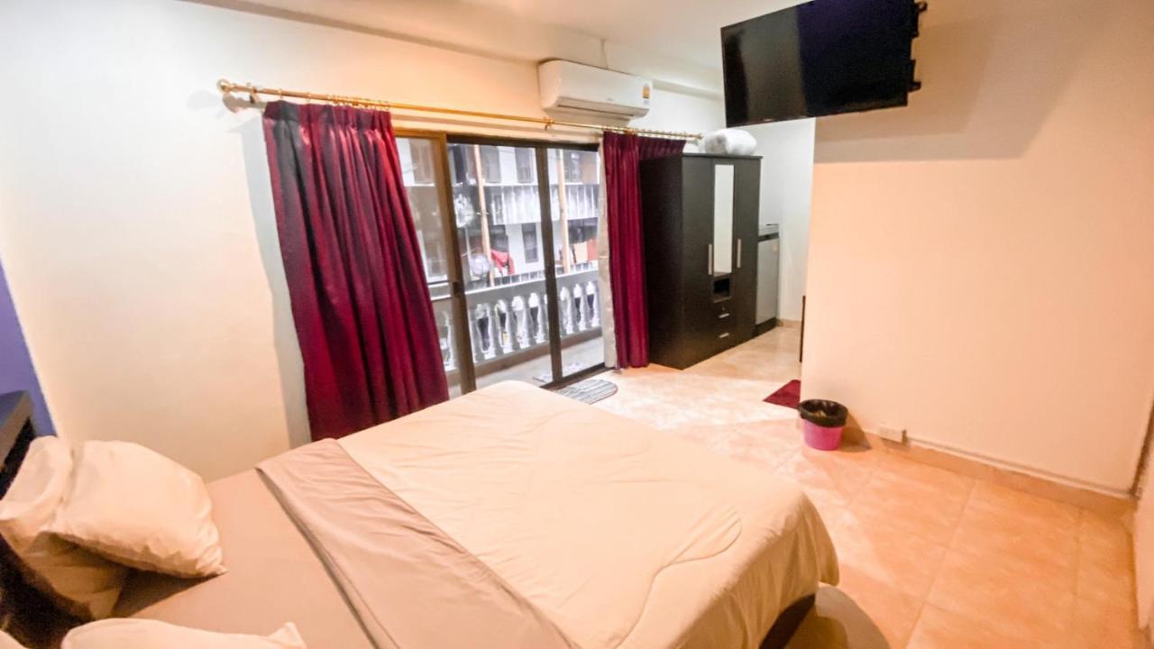 Hotel Retox Game On Pattaya Esterno foto