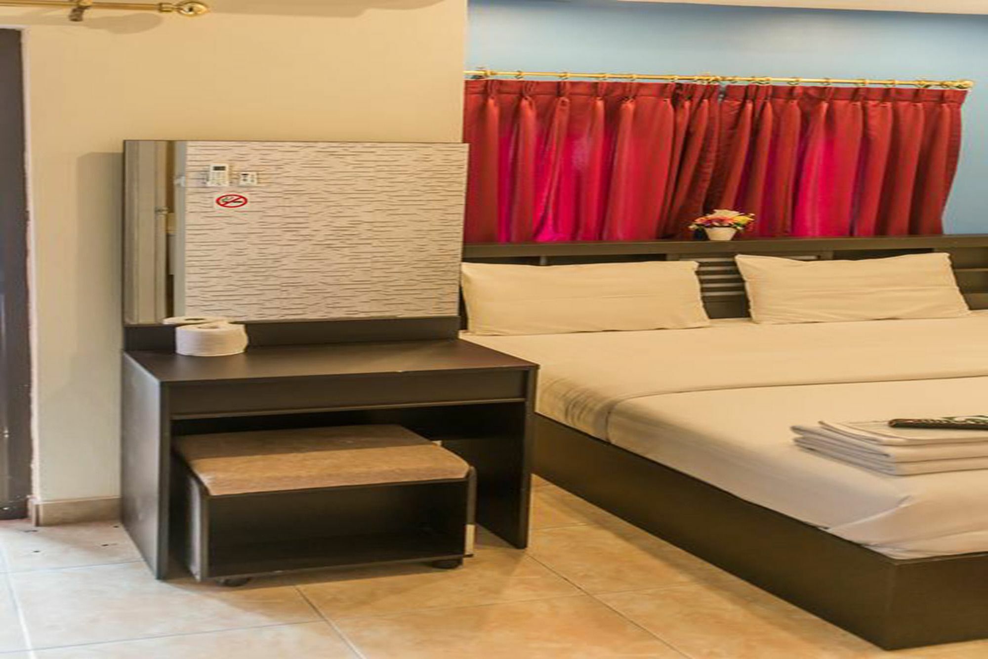 Hotel Retox Game On Pattaya Esterno foto